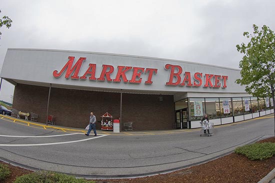 Market Basket Grocery Store, Arthur T. Demoulas, settlement