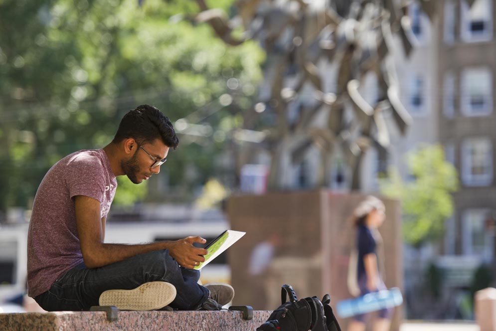 Boston University BU, Marsh Plaza, studying
