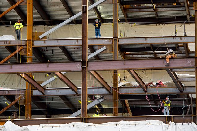 Construction of CILSE continues even in the cold January 7, 2015. Center for Integrated Life Sciences & Engineering (CILSE), a $140 million, state-of-the-art, nine-story research facility broke ground in May 2015. Photo by Cydney Scott