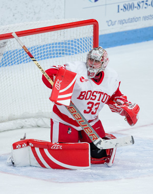 Victoria Hanson tending goal