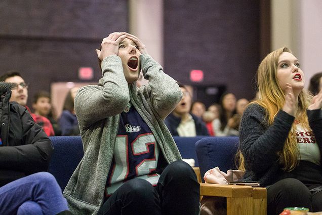 Lauren Massic and Alicia Cove reacting to game