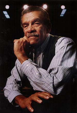 Nobel Laureate poet Derek Walcott poses for a portrait at the Boston Playwrights' Theatre in 1993