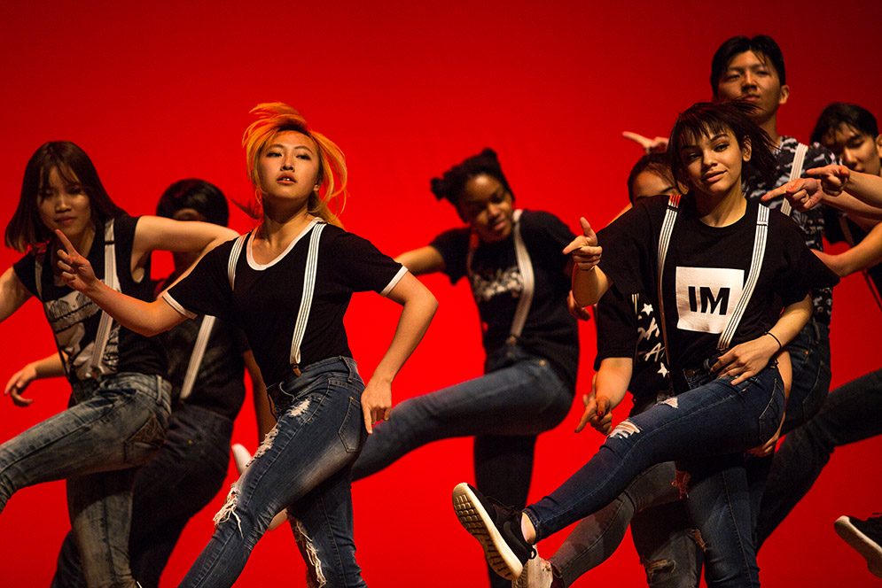 BU miXx K-Pop Cover Dance Crew performing