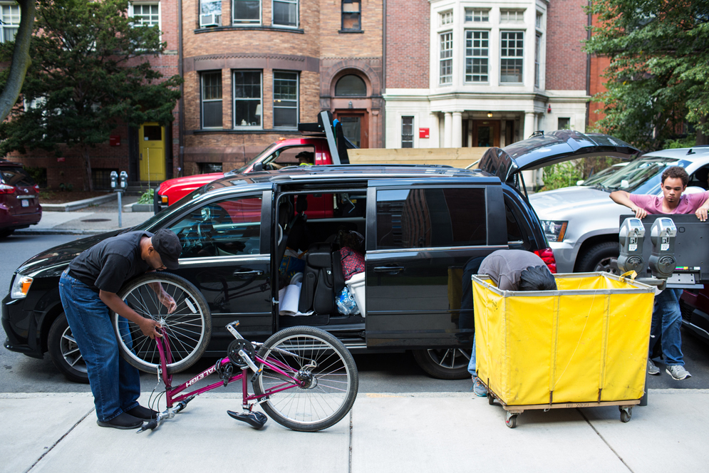 Student moving belongings during Boston University Fall Move In 2017