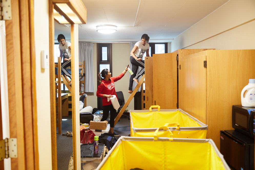 Boston University students move into dorm room