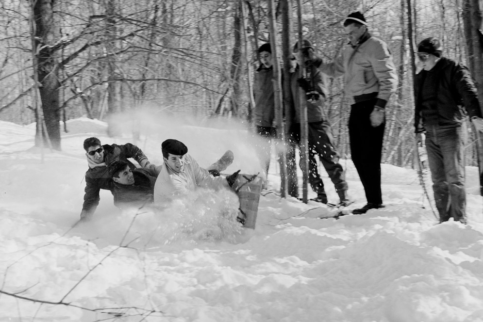 Three guys kept their cool while executing an toboggan u-turn 