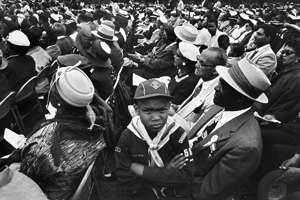 Untitled, from the series Prayer Pilgrimage for Freedom by Lee Friedlander, 1957, printed later. Courtesy of Yale University Art Gallery