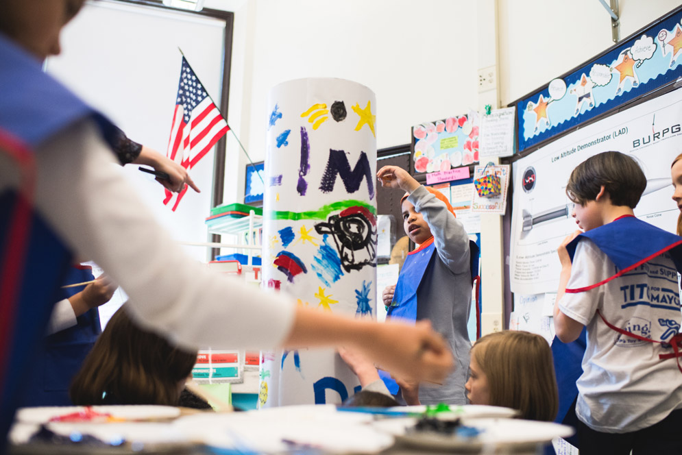 Boston University Rocket Propulsion Group visits a third grade classroom 