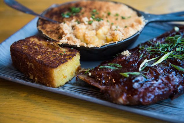 BBQ'd pork ribs with macaroni n’ cheese and skillet cornbread