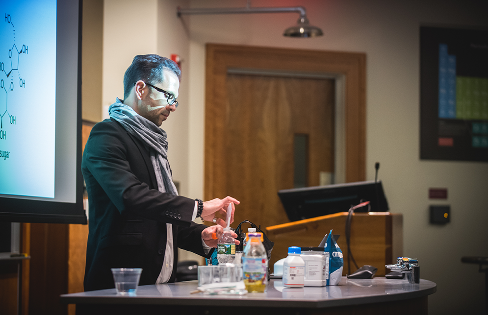 Better eating through chemistry: Scott Schaus explains the chemical combinations behind food’s taste in a class about this science’s everyday applications.