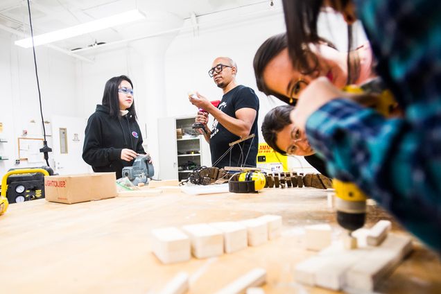 Puppeteer Tarish Pipkins works with students