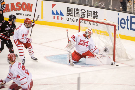 Jake Oettinger defending the goal