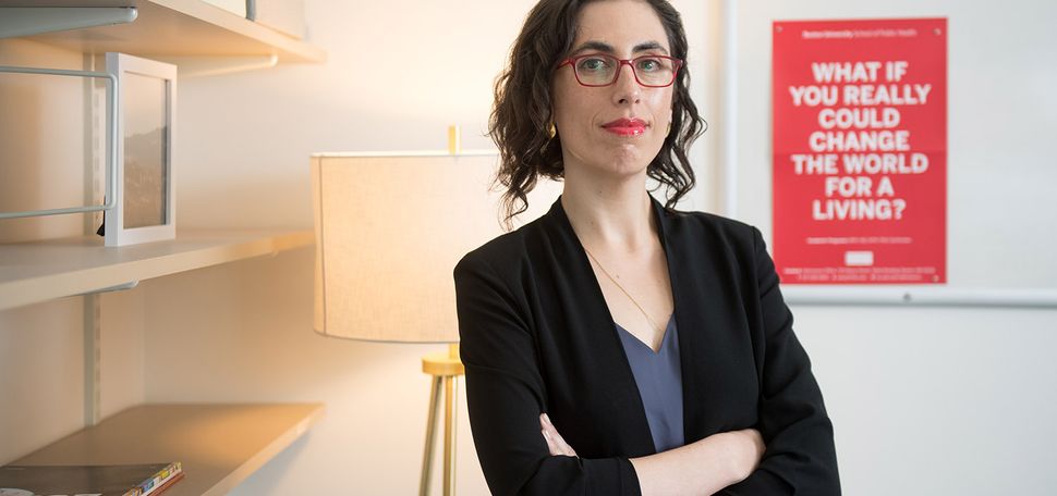 Portarit of Sarah Lipson in her office.