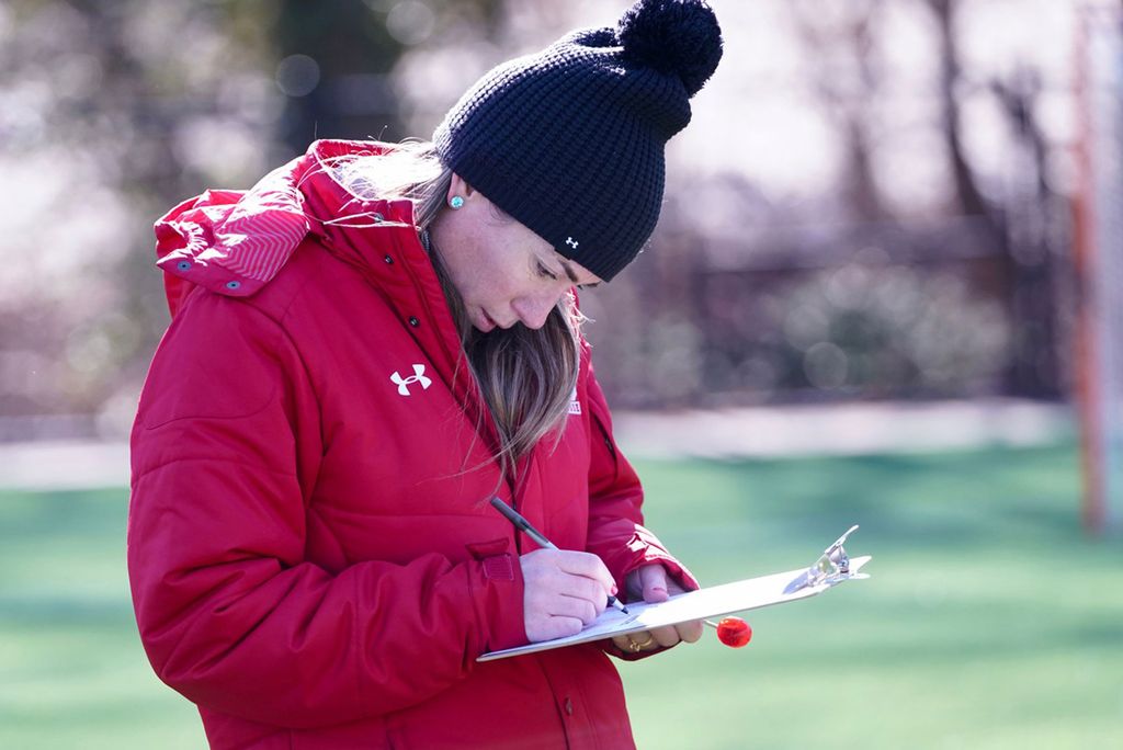 A photo of Boston University women’s lacrosse coach Lauren Morton (CAS’08)