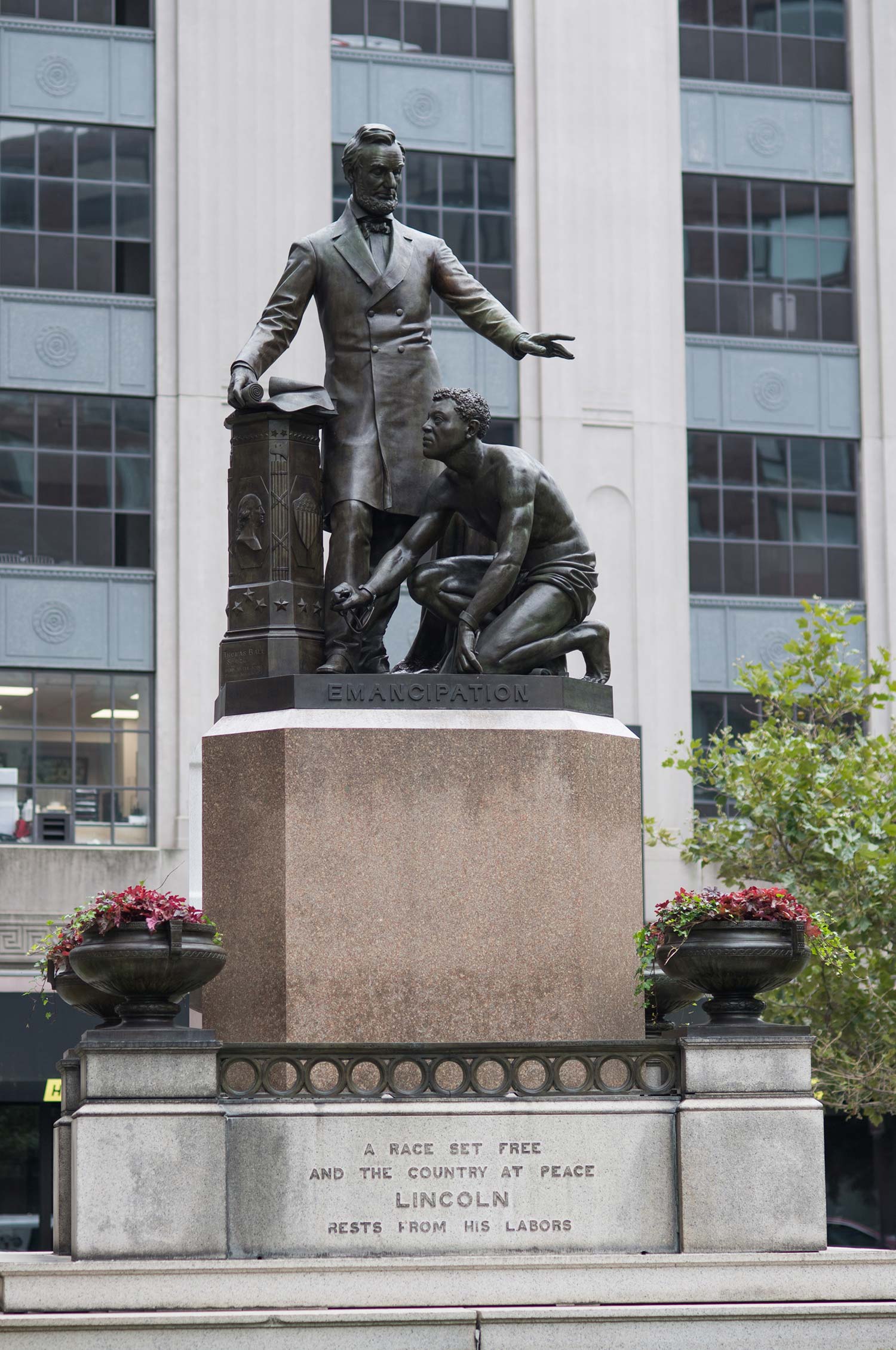 Old landmarks and historic personages of Boston . curious to trace