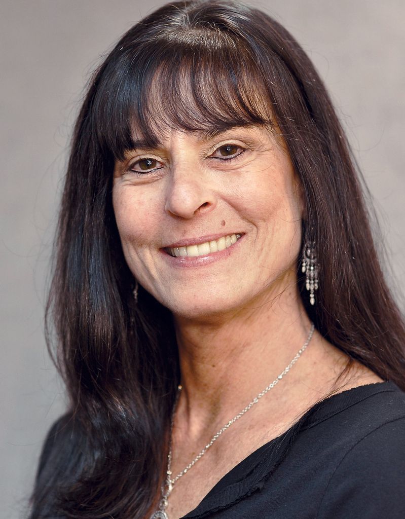 Portrait of Gayle R. Berg (SAR ’74).