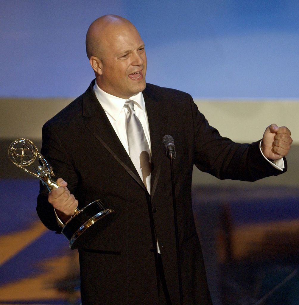 Michael Chiklis (’85) on stage receiving an Emmy for his role on The Shield in 2002.