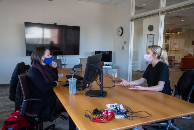 SHA student advisor Molly-Kate Carven (WHEELOCK’19) meets with Maeve Murphy (SHA’23) at SHA