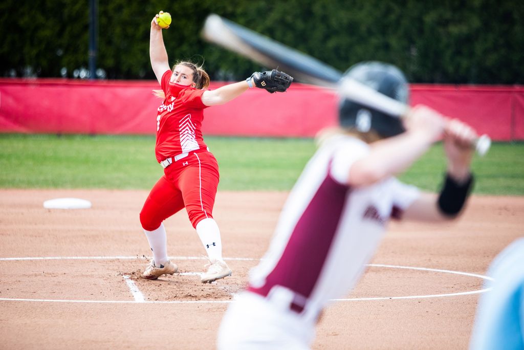 A photo of Ali DuBois delivering a pitch