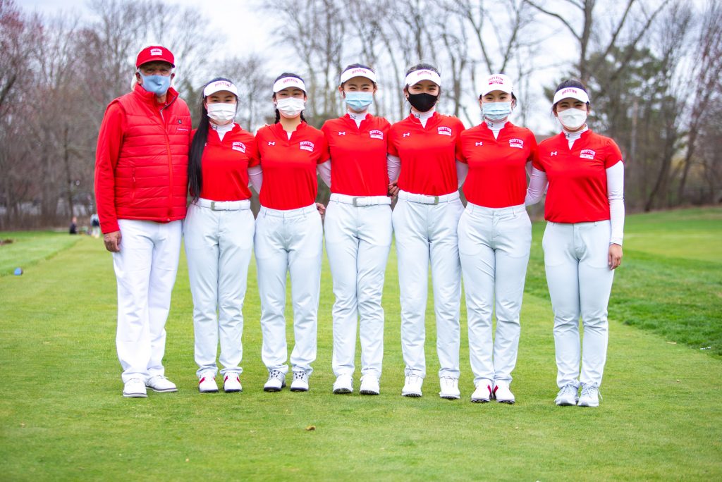 A photo of the BU women's golf team