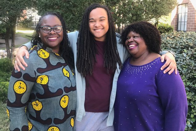 A photo of Angela, her daughter and mother