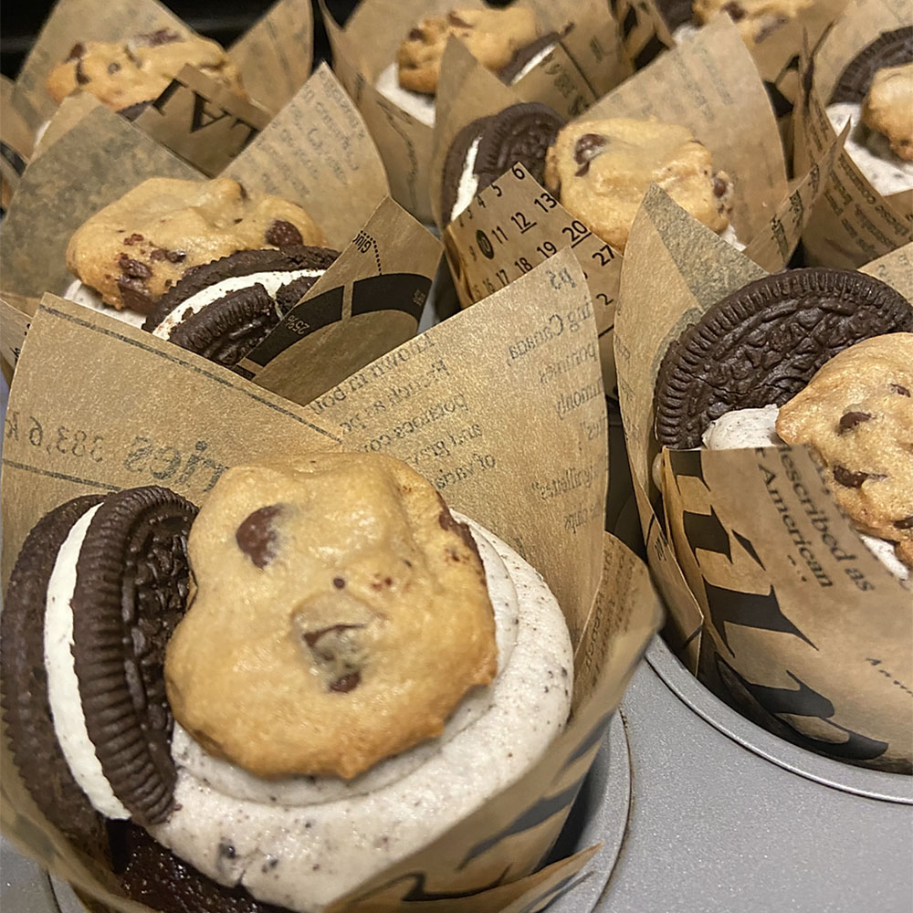 oreo cookie cupcakes wrapped in brown paper