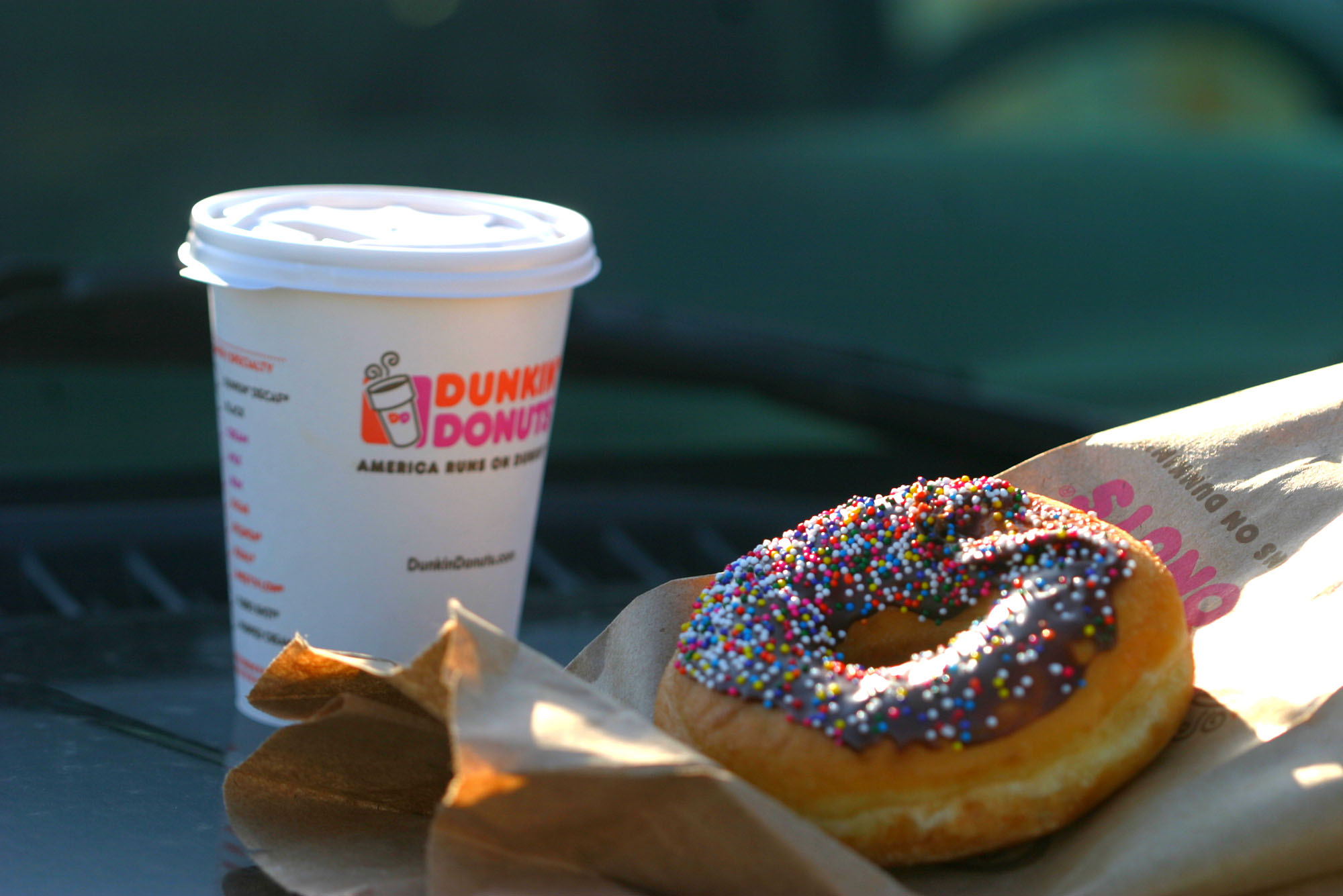 HOME ICE ADVANTAGE: DUNKIN' DONUTS INTRODUCES ICED COFFEE K-CUP