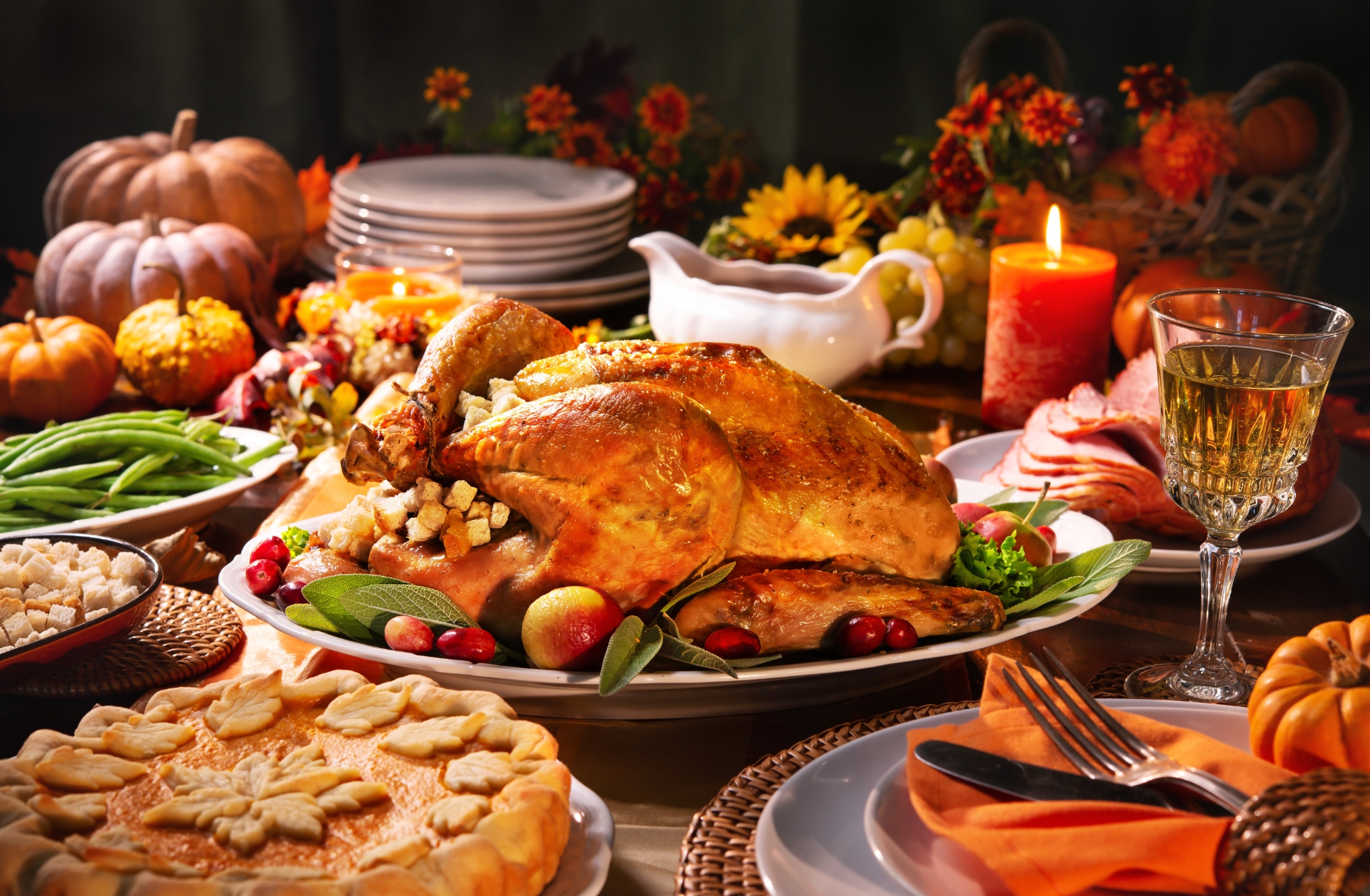 Friendsgiving' Review: A Thanksgiving Buffet With No Main Course