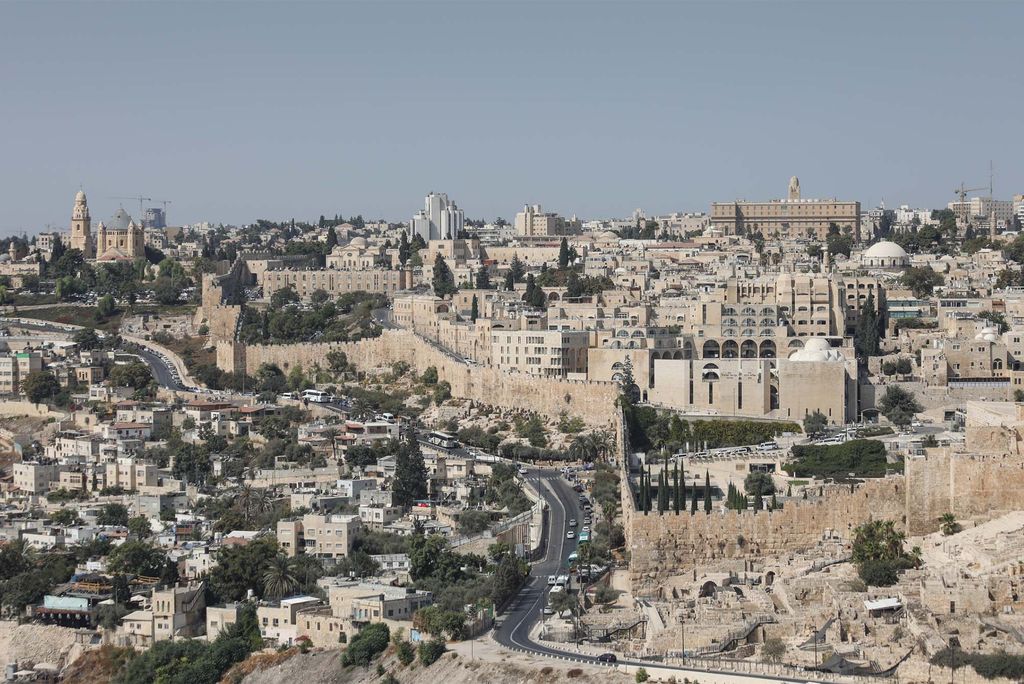 Photo: Jerusalem on a sunny day, wide shot of the entire city