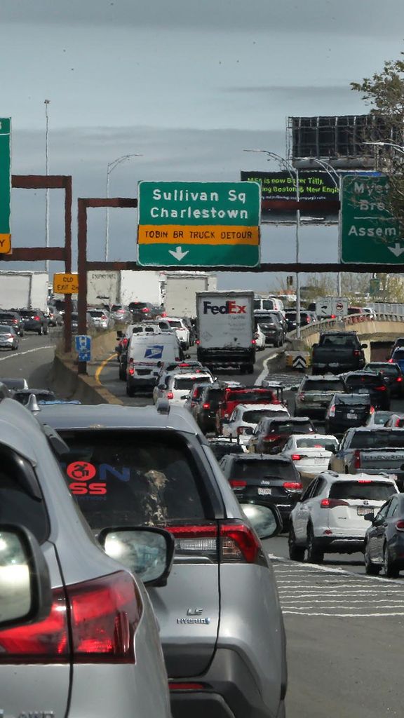 Photo: A photo of southbound traffic on Route 93.