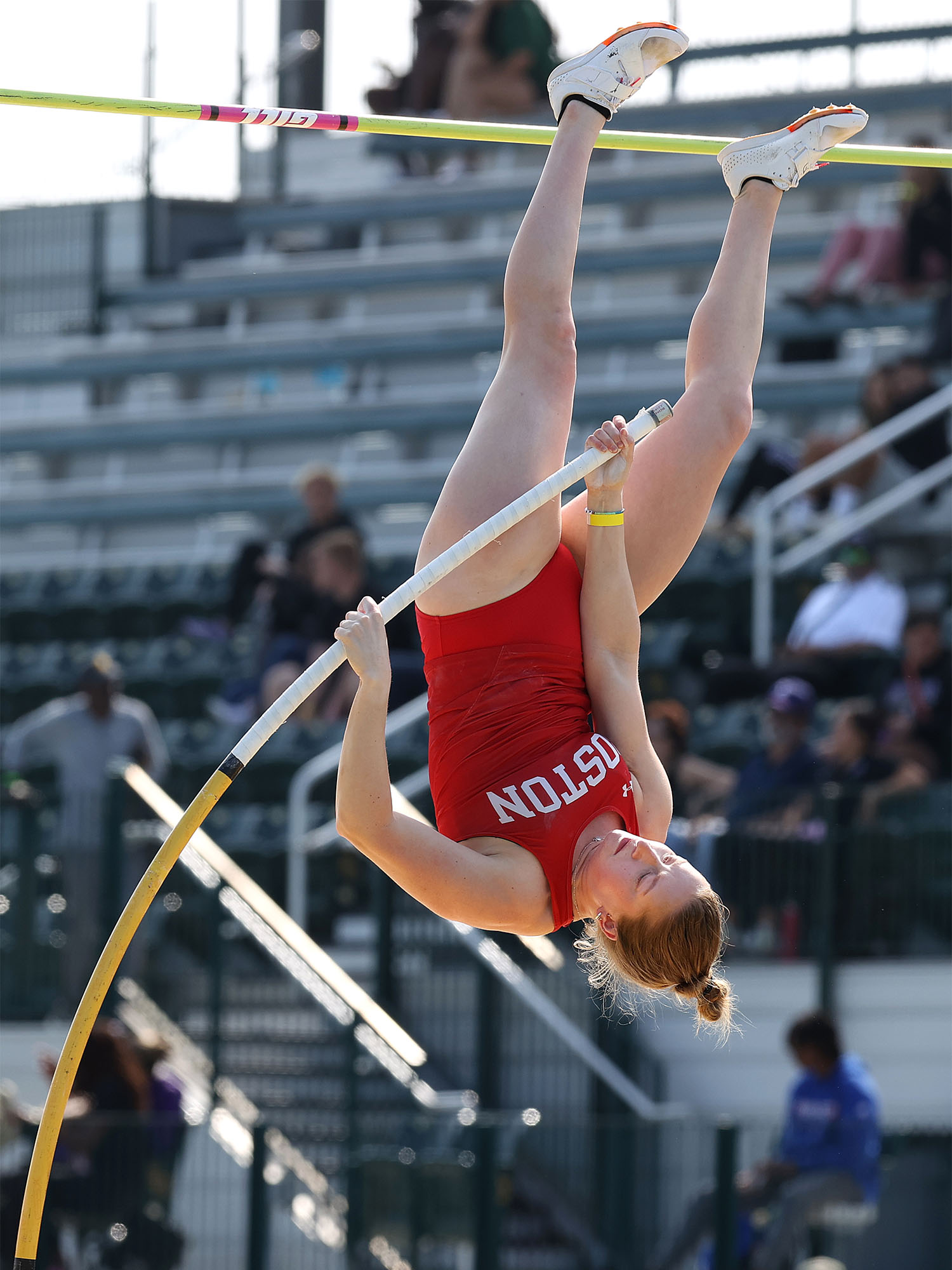 Photo: Alli Lofquist (SAR’24) goes vertical in the pole vault at Baylor University’s Michael Johnson Classic in Waco, TX