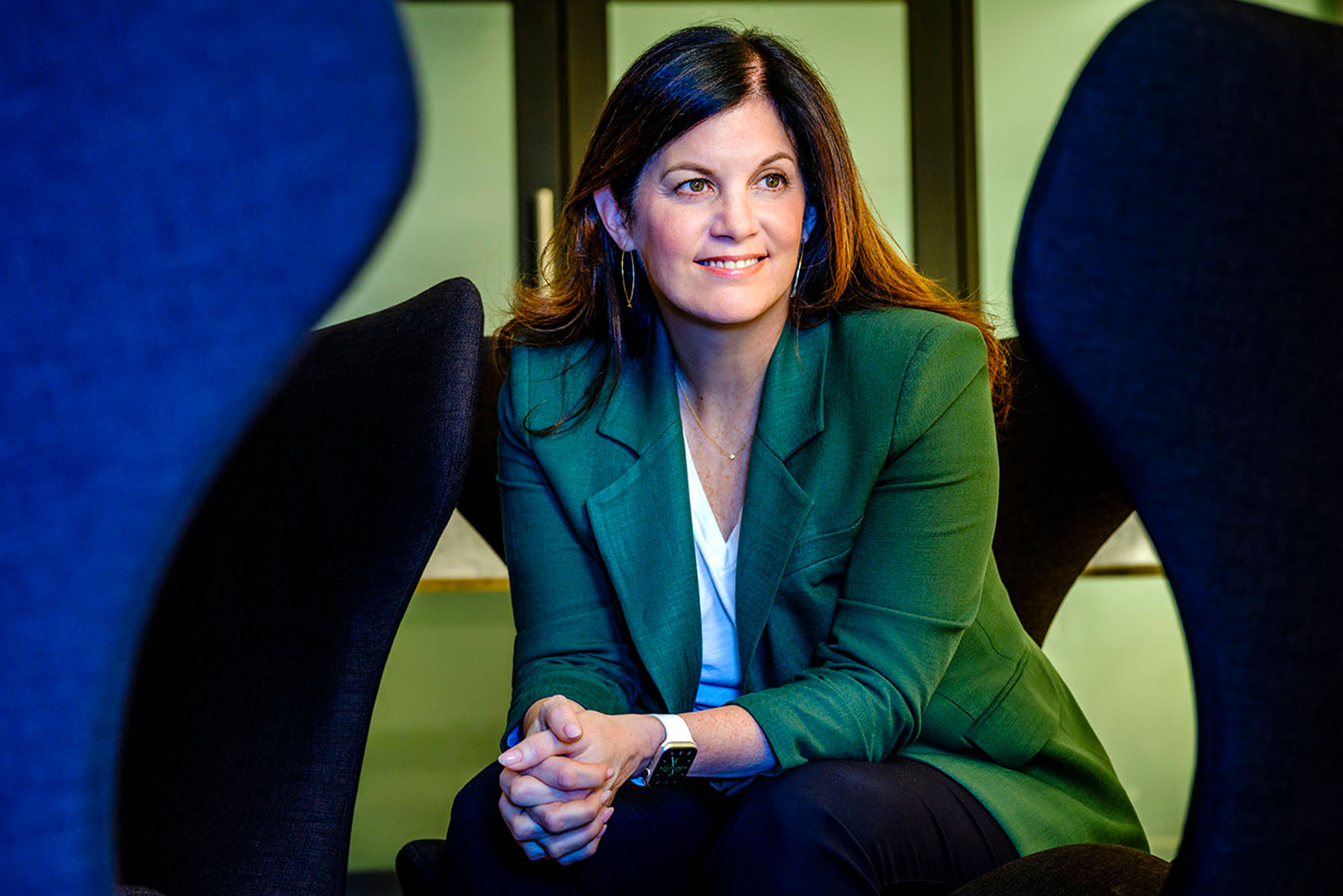 Photo: Portrait of a woman in business clothing