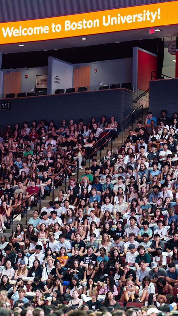 Photo: A crowd shot of BU freshmen students