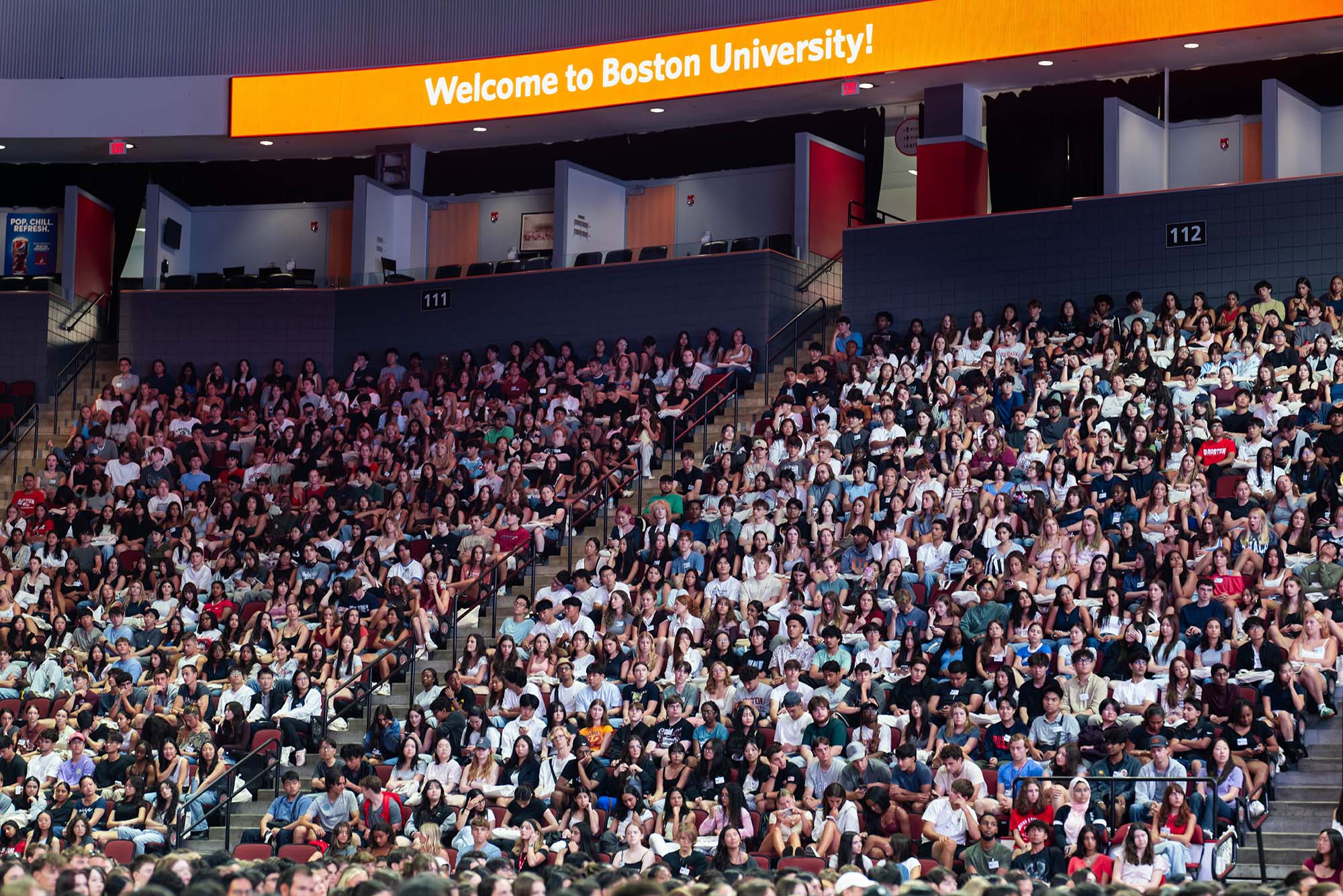 Photo: A crowd shot of BU freshmen students