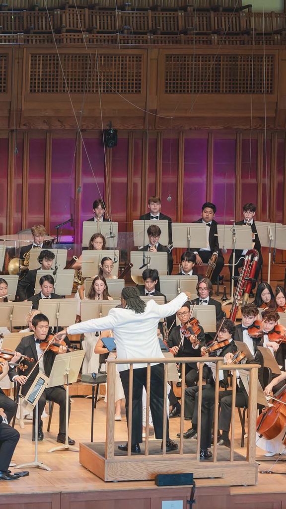 Photo: Players from the Boston University Tanglewood Institute up on stage