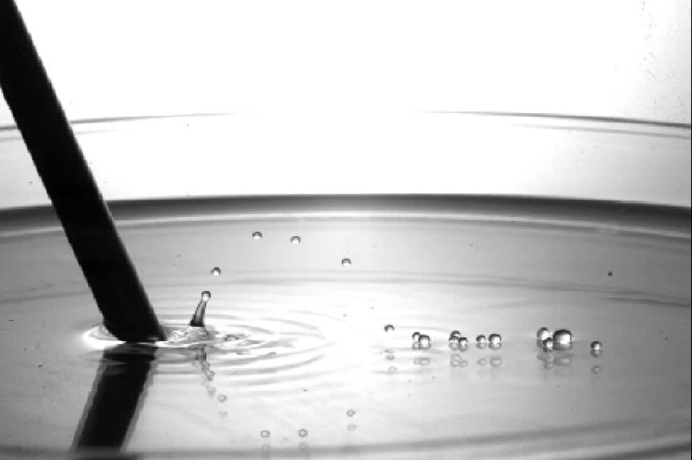 APS Gallery of Fluid Motion | Fluid Lab: Uncovering