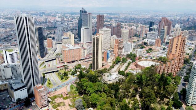 El papel de los bancos de desarrollo en el estímulo de la infraestructura en América del Sur en el siglo XXI