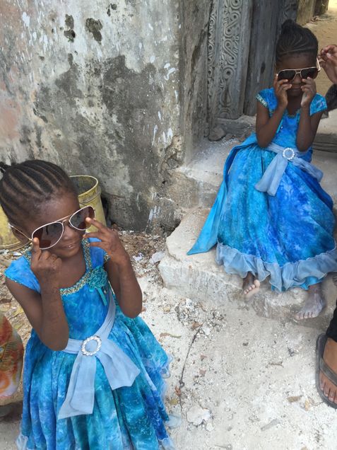 Zanzibari kids in sunglasses_IMG_2207