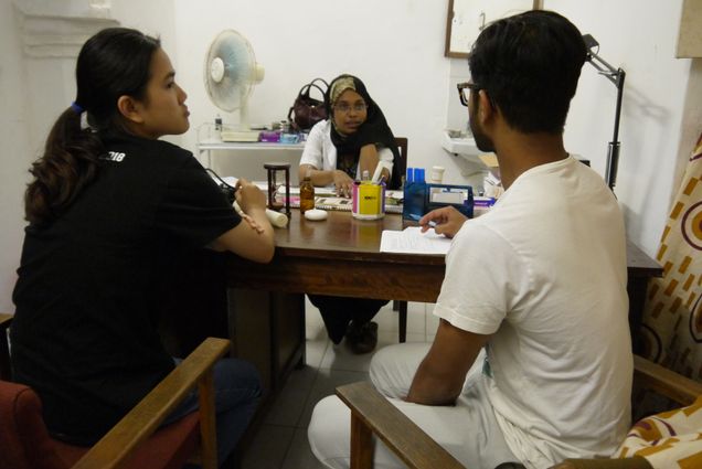 Students interviewing a healthcare professional on the adoptability of the ALT monitoring device