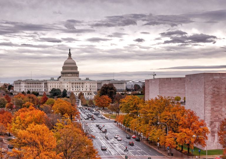 picture of the US capital in fall