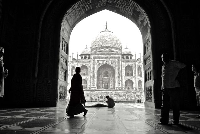 2015 GP Photo Contest Finalist person walking aroudn teh Taj Mahal in India