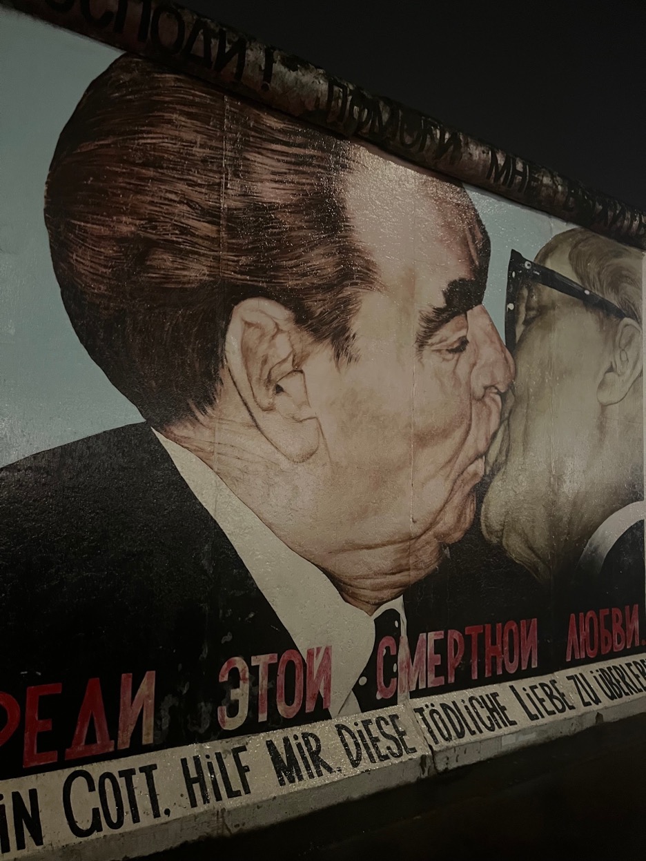 mural of two men kissing