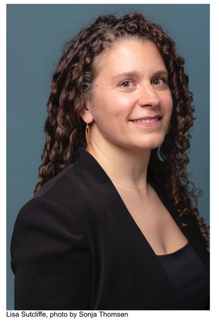 Professonal headshot of Lisa Sutcliffe