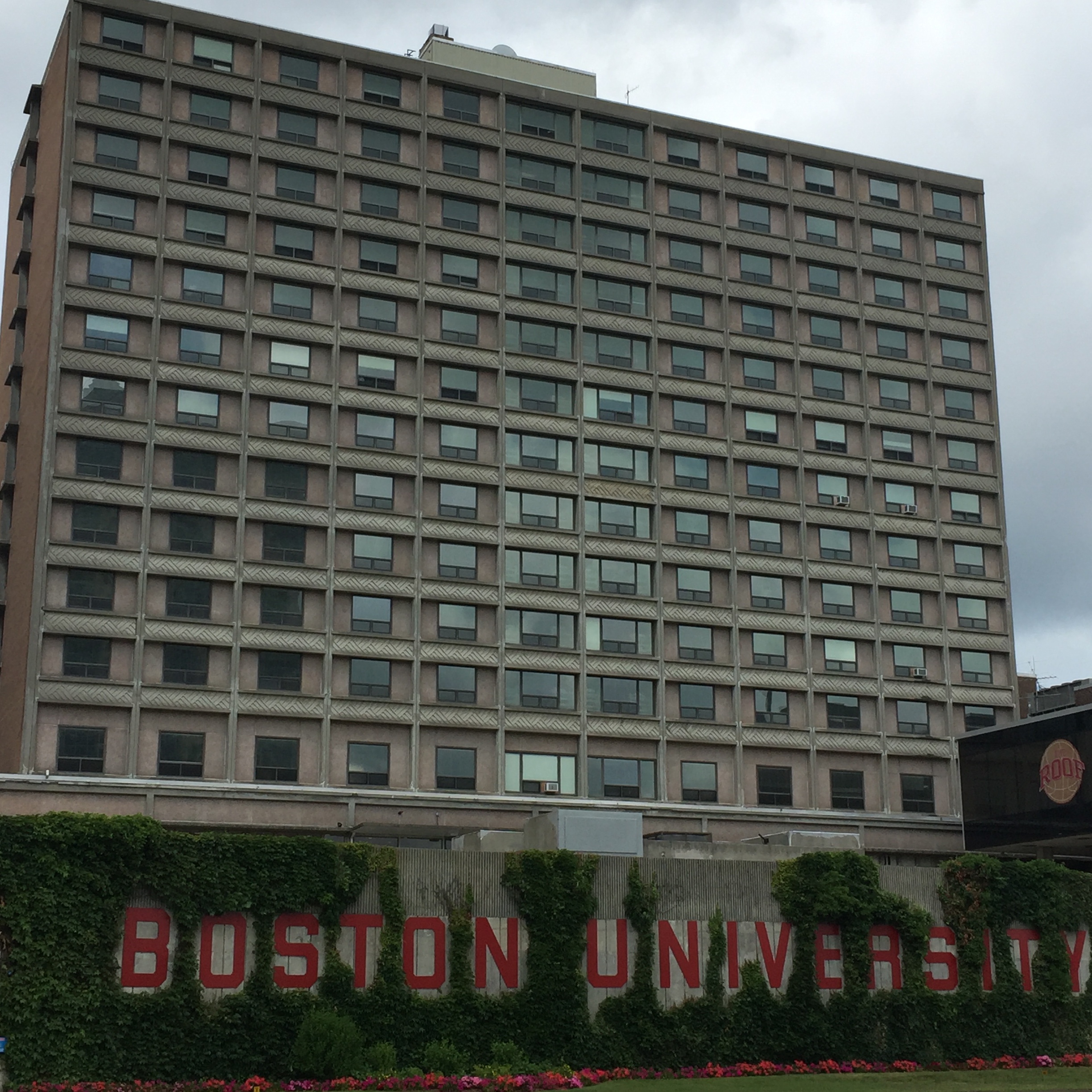 Cost for northeastern university boston