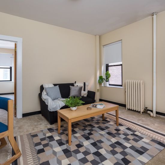 27 aberdeen living room