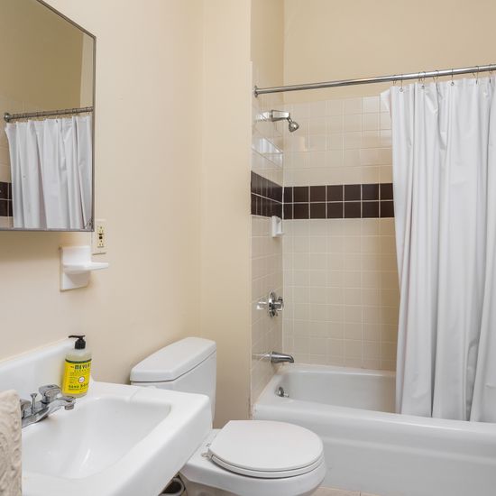 455 park drive bathroom