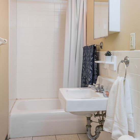 457 park drive bathroom