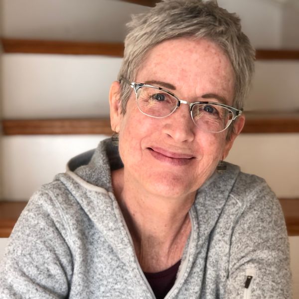 Debora Hoffman headshot