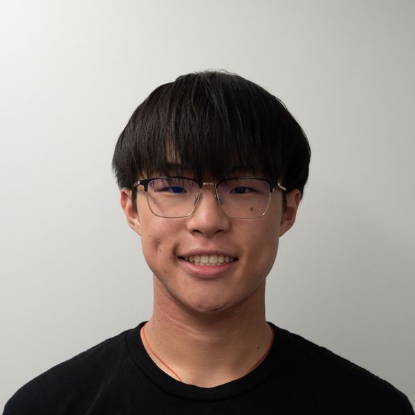 headshot of alex zhang