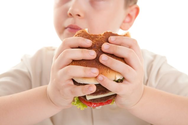 BoywithHamburger_000